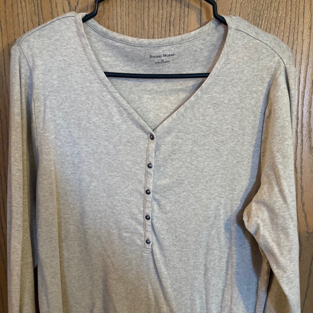 Women’s long sleeve shirt